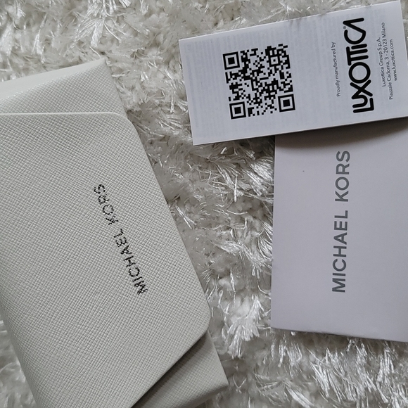 SOLD Authentic Michael Kors Sunglasses Kendall 2 (MK5017) - Picture 8 of 9